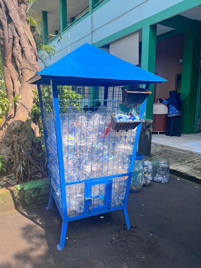 Bank Sampah Botol Plastik
